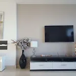 Horizon Beach Apartment